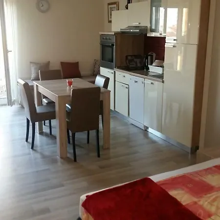 Oli Apartment *